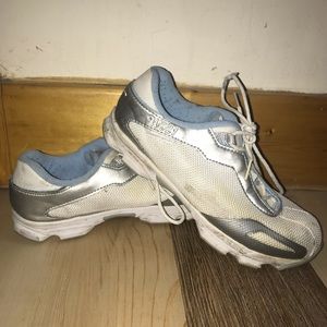 Shimano cycling spin tennis shoes with SPD cleats